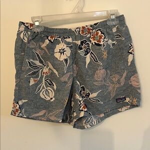 Patagonia Women's Cargo Shorts - Floral Light Blue